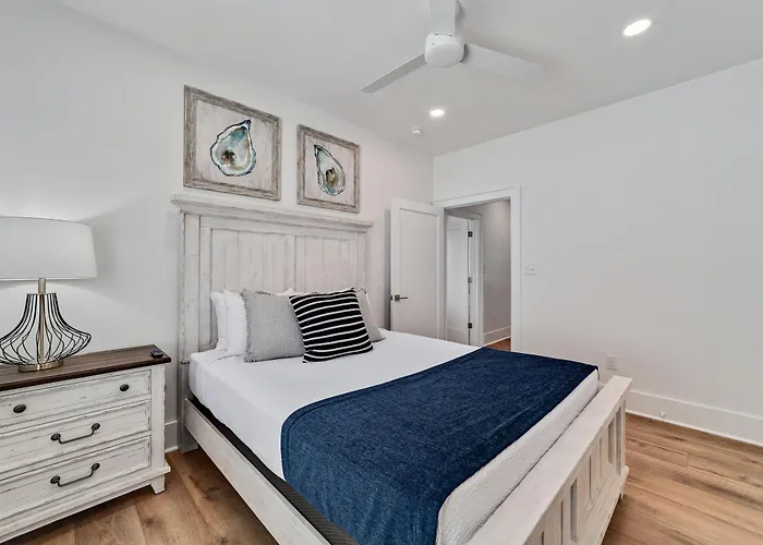 Holiday home Beautiful 4 Bed, 4 Bath Home, Next To Pool &