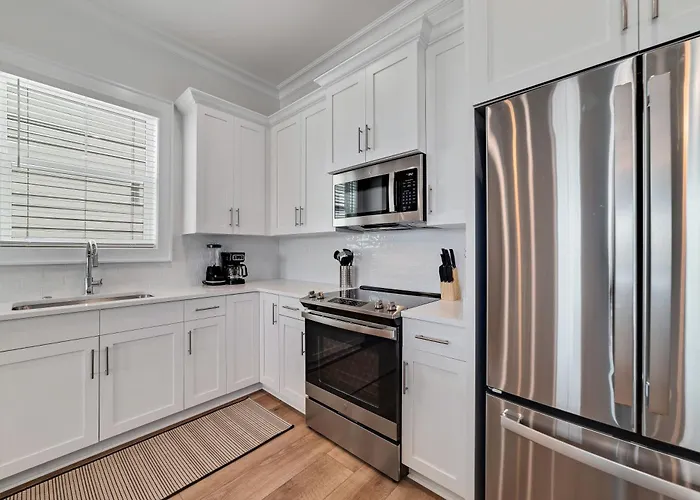 Holiday home Beautiful 4 Bed, 4 Bath Home, Next To Pool & Gulf Shores