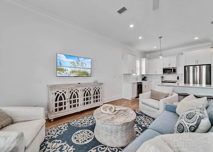 Beautiful 4 Bed, 4 Bath Home, Next To Pool & * Gulf Shores
