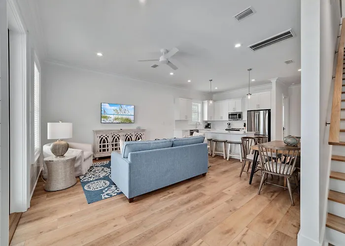 Beautiful 4 Bed, 4 Bath Home, Next To Pool &